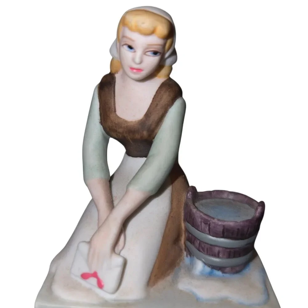 Vintage Disney Cinderella Scullery Maid Porcelain Figurine 2.5” Rare Collectible